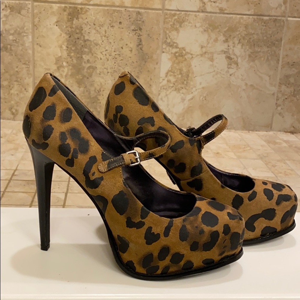 Leopard heels